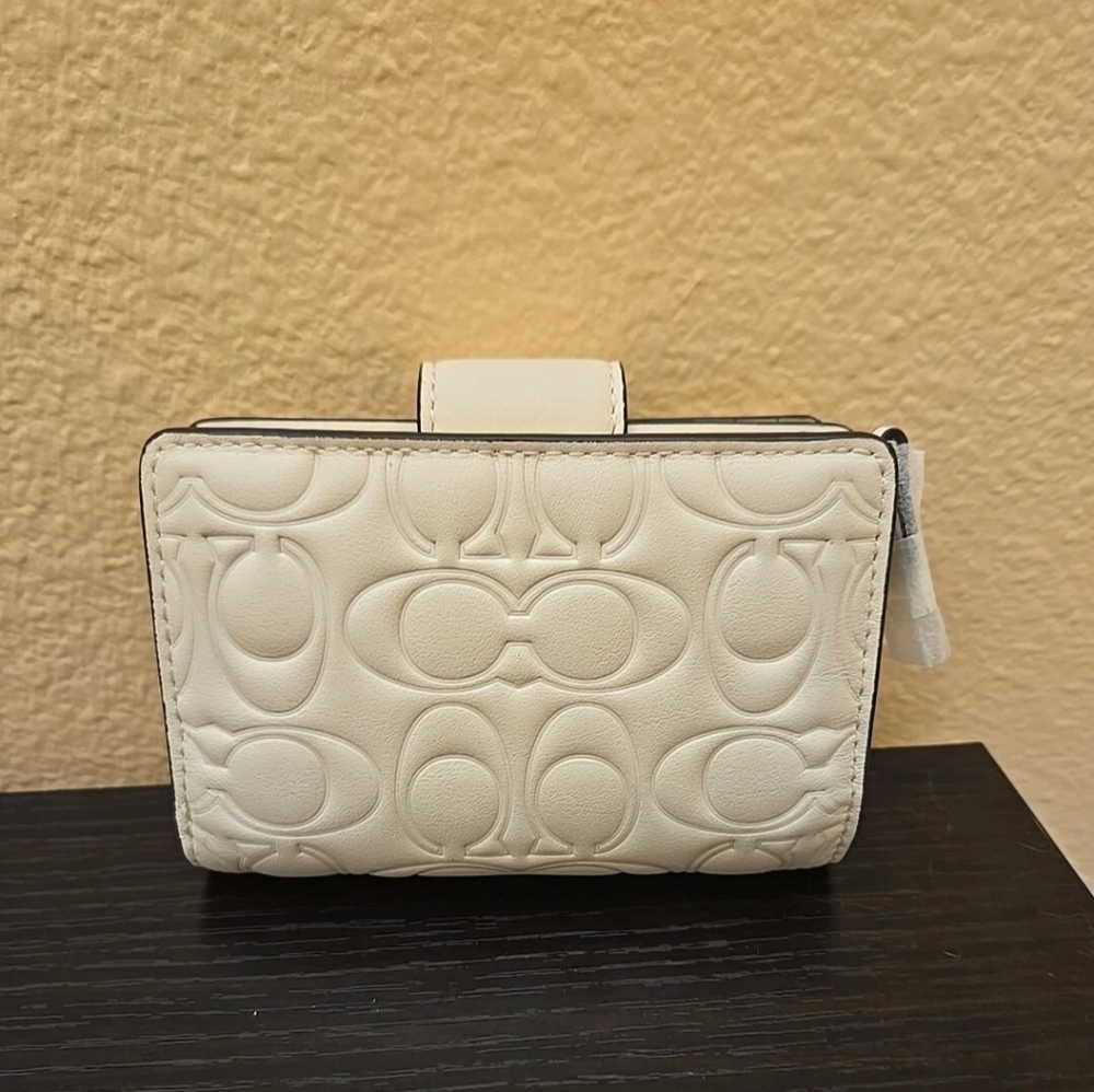 Coach Corner Zip Medium Wallet In Signature Leather - Picture 8 of 13